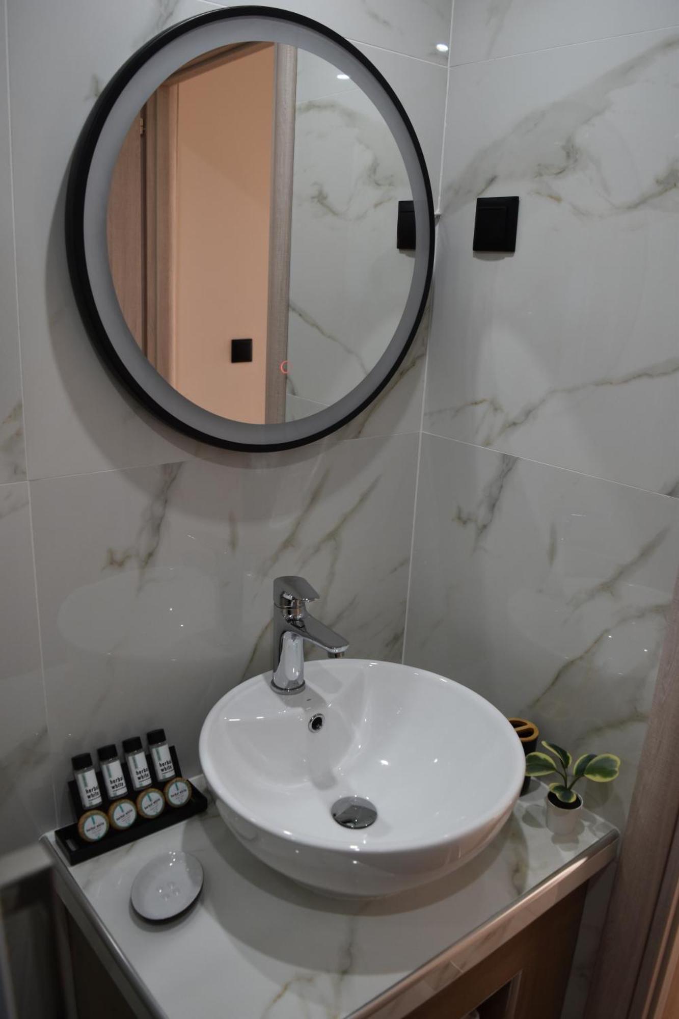 Pnoe Apartments Káto Loutrákion Extérieur photo