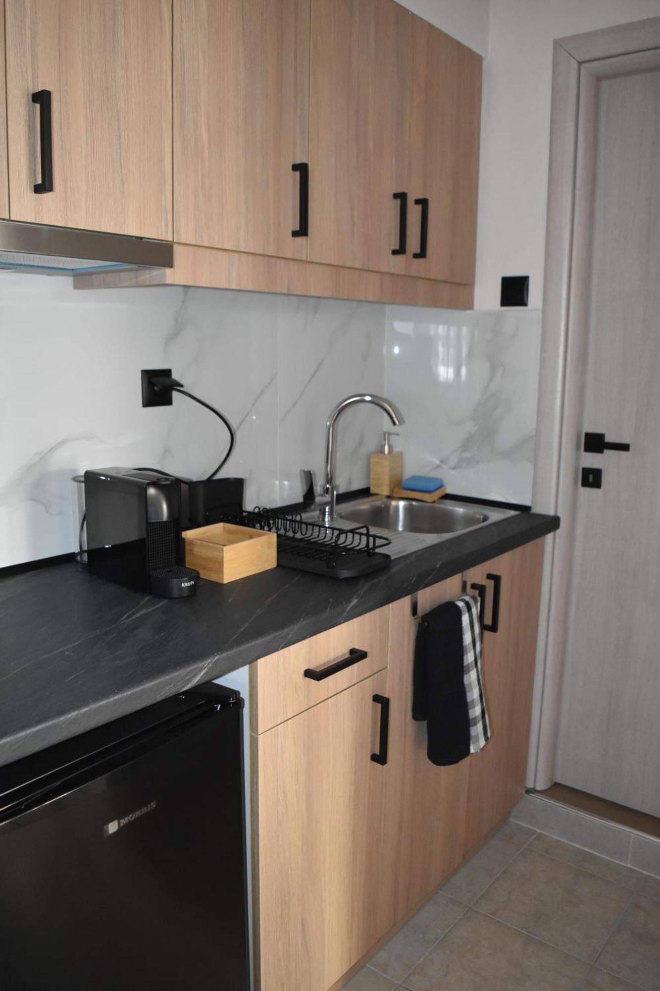 Pnoe Apartments Káto Loutrákion Extérieur photo